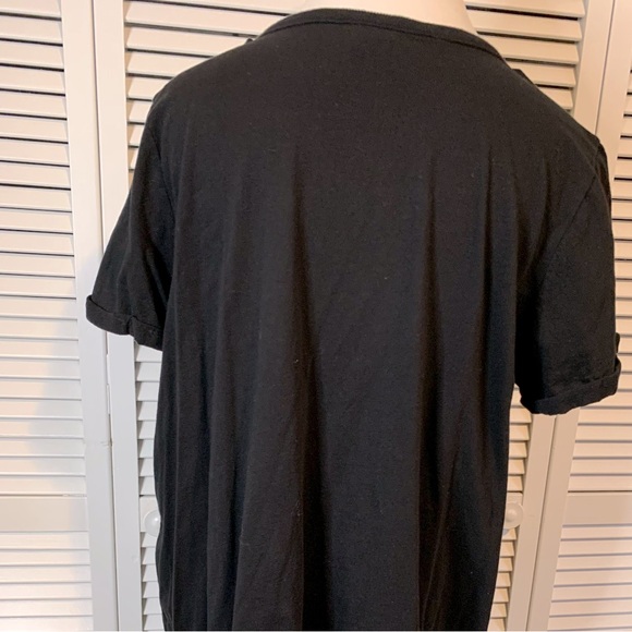 Cotton V-Neck Ladder Slash Tee - Picture 4 of 5